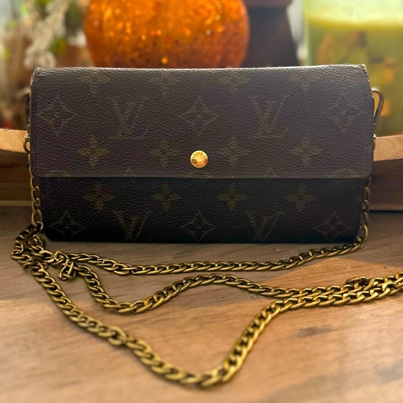 Louis Vuitton Handbags - Louis Vuitton Monogram Portefeiulle Sarah Long Bifold Wallet converted crossbody